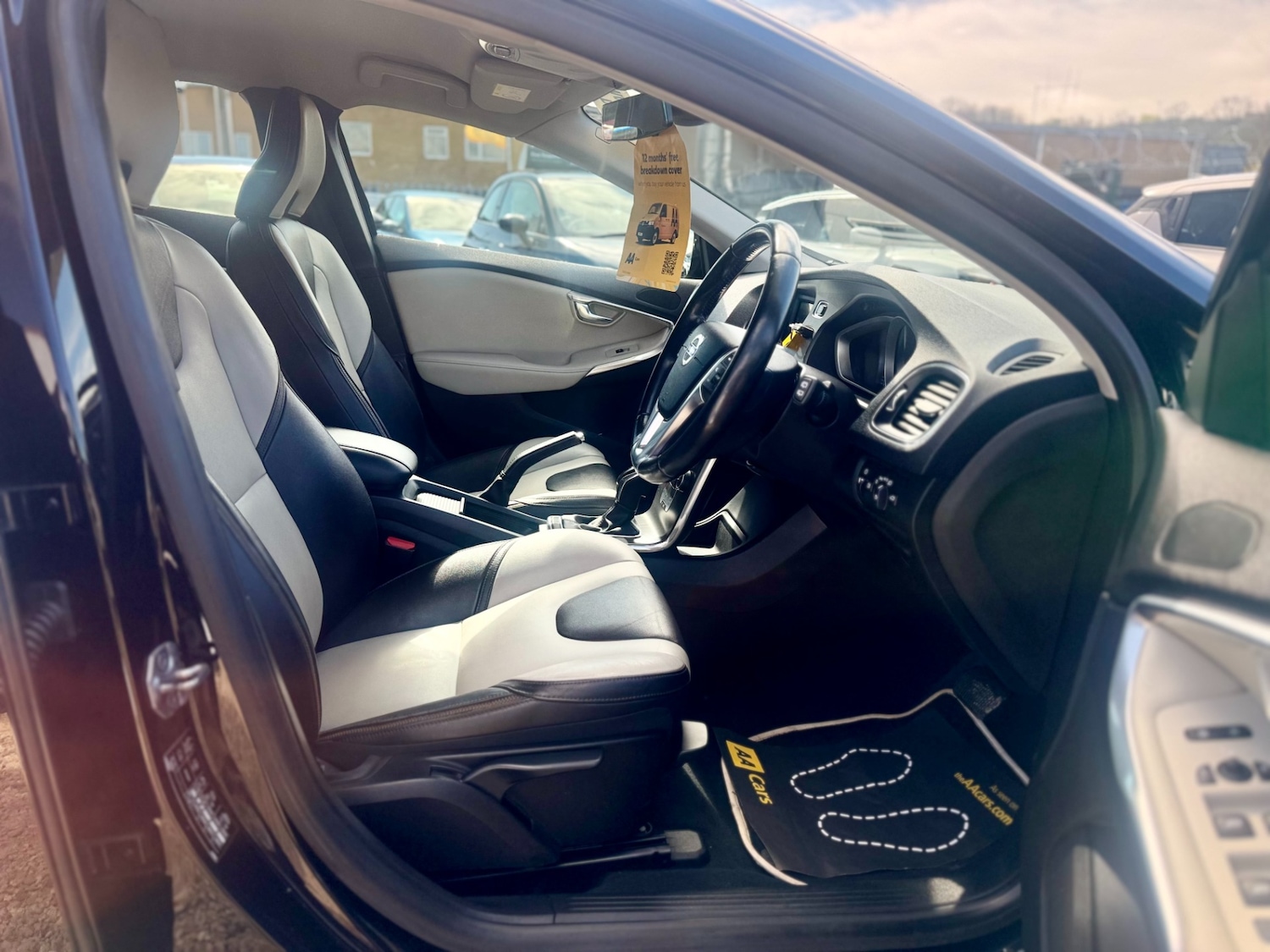 Used Volvo V40 2014 for sale - 78108077: Photo 9