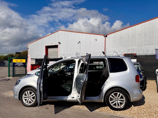 Used Volkswagen Touran 2011 for sale - 76234676: Photo 47