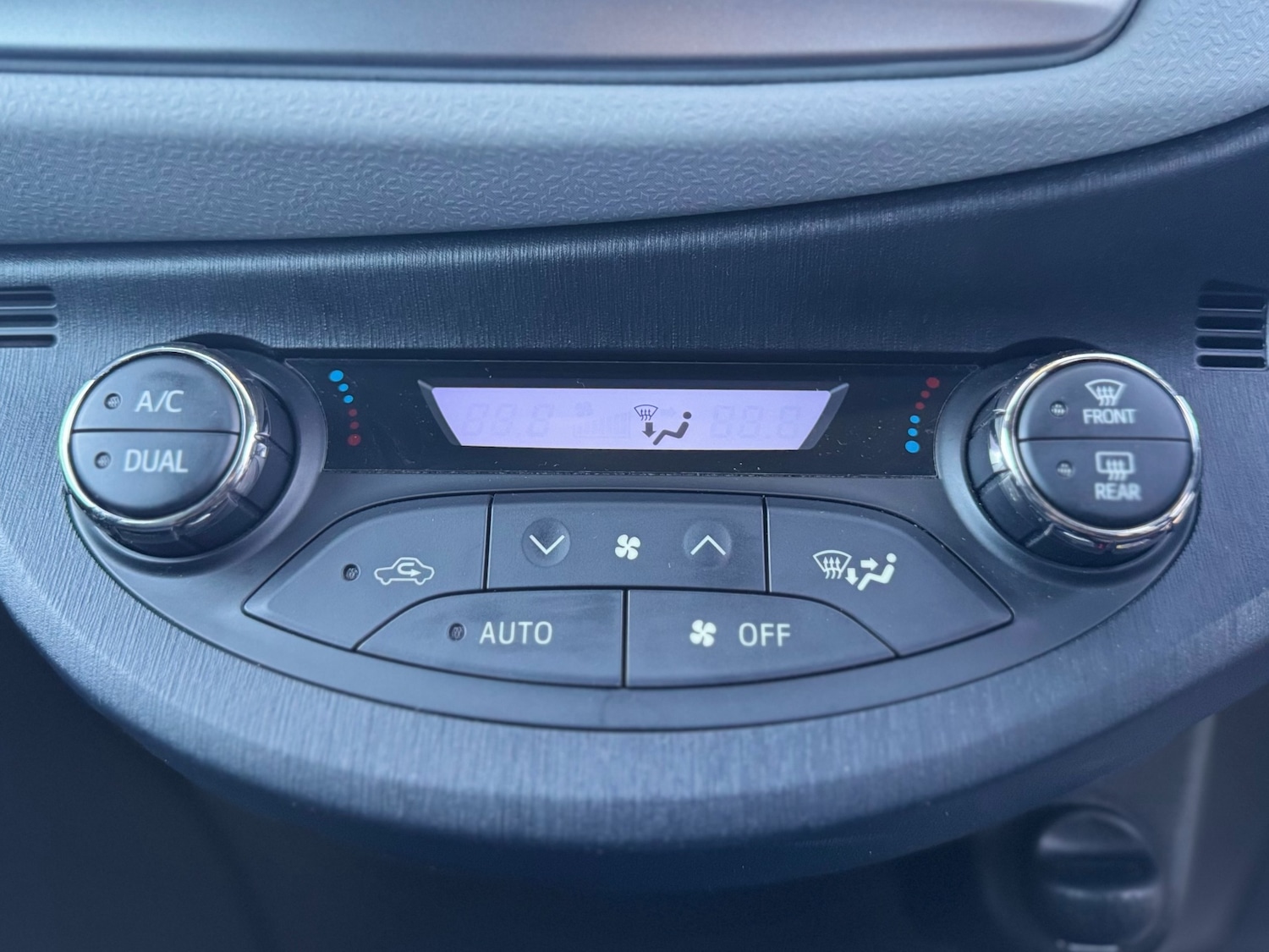 Used Toyota Yaris 2012 for sale - 76507983: Photo 36