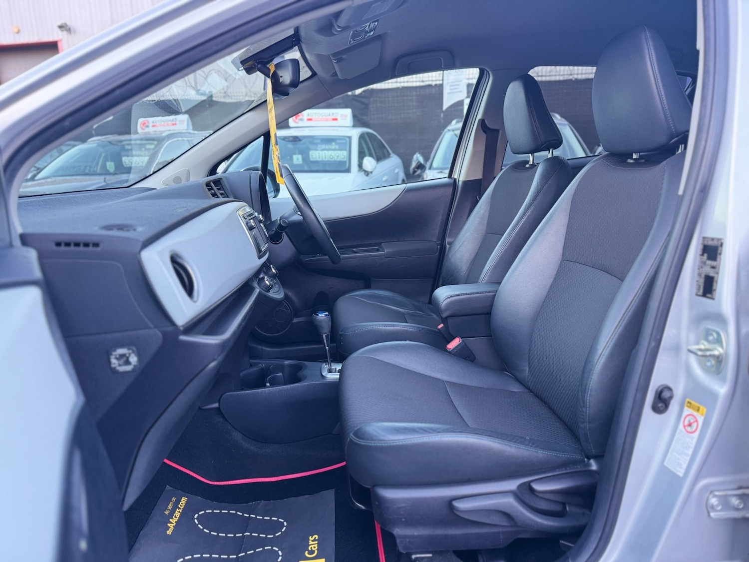 Used Toyota Yaris 2012 for sale - 76507983: Photo 45