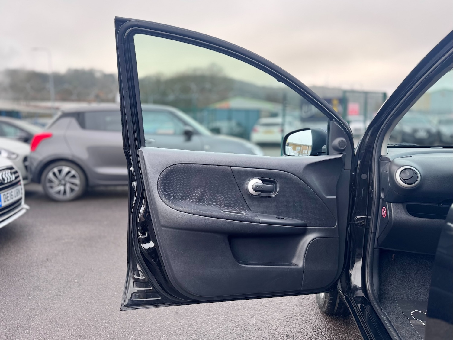 Used Nissan Note 2011 for sale - 77324429: Photo 41