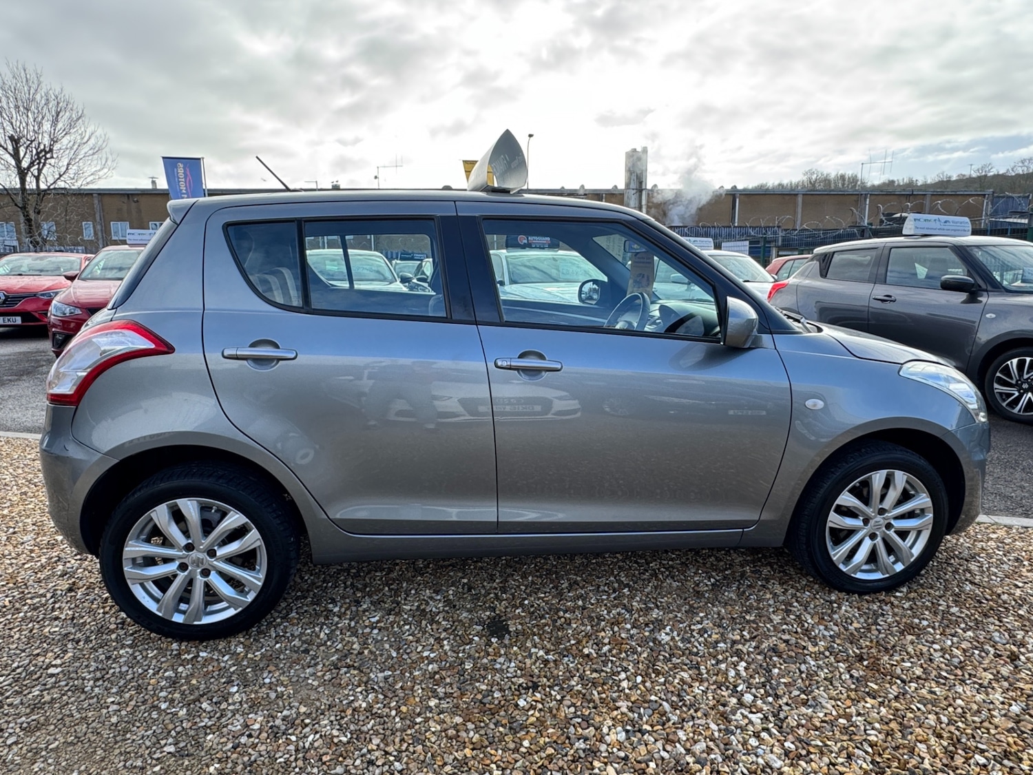 Used Suzuki Swift 2015 for sale - 77716464: Photo 12