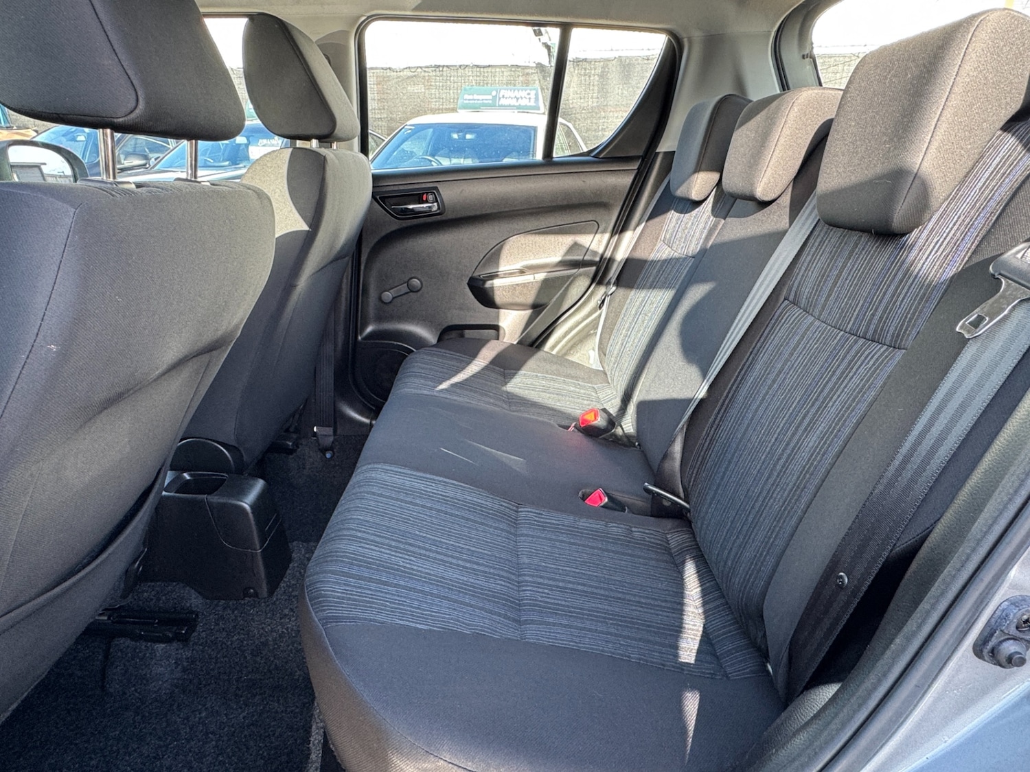 Used Suzuki Swift 2015 for sale - 77716464: Photo 40