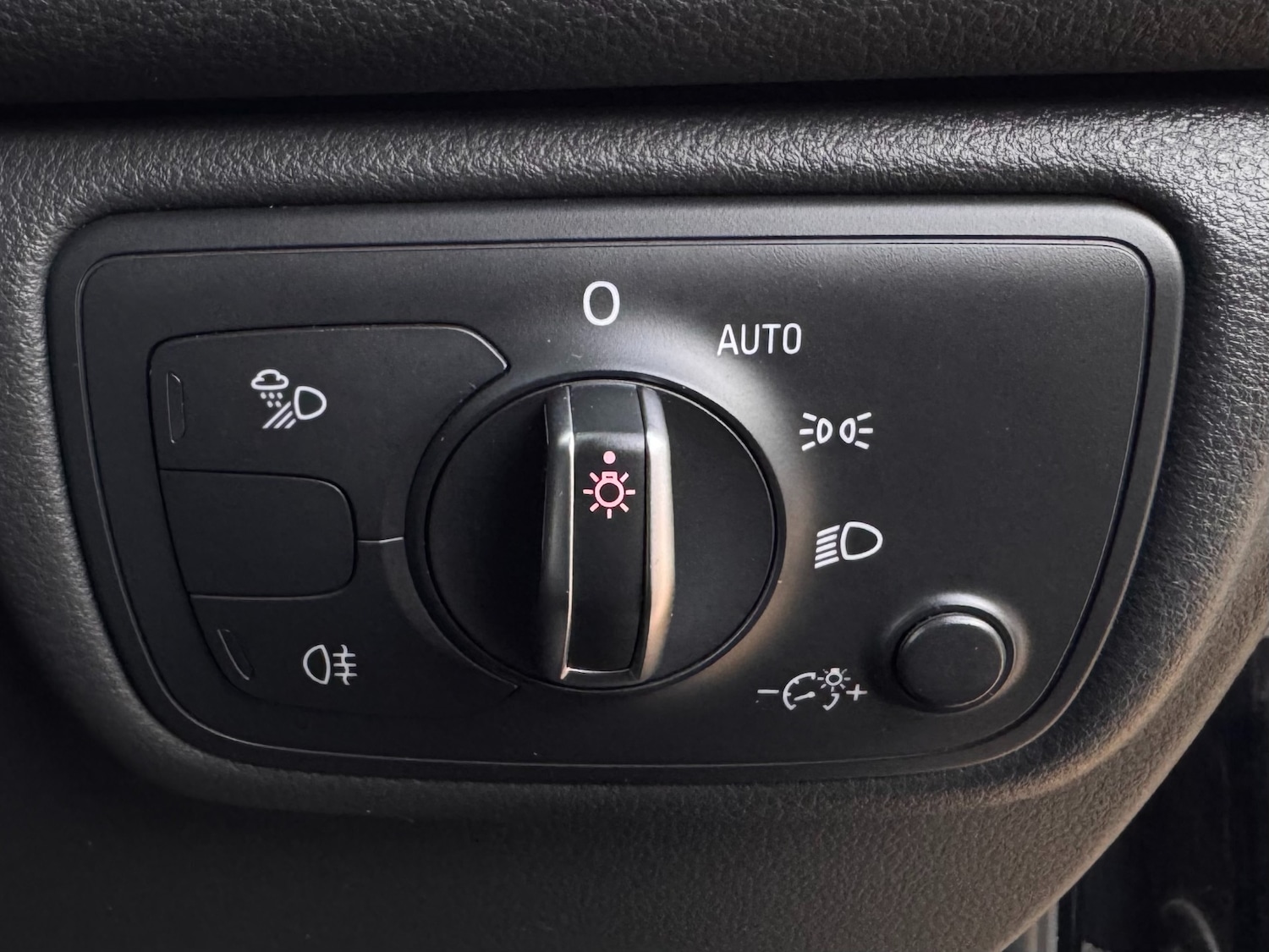 Used Audi A6 2015 for sale - 76599833: Photo 28