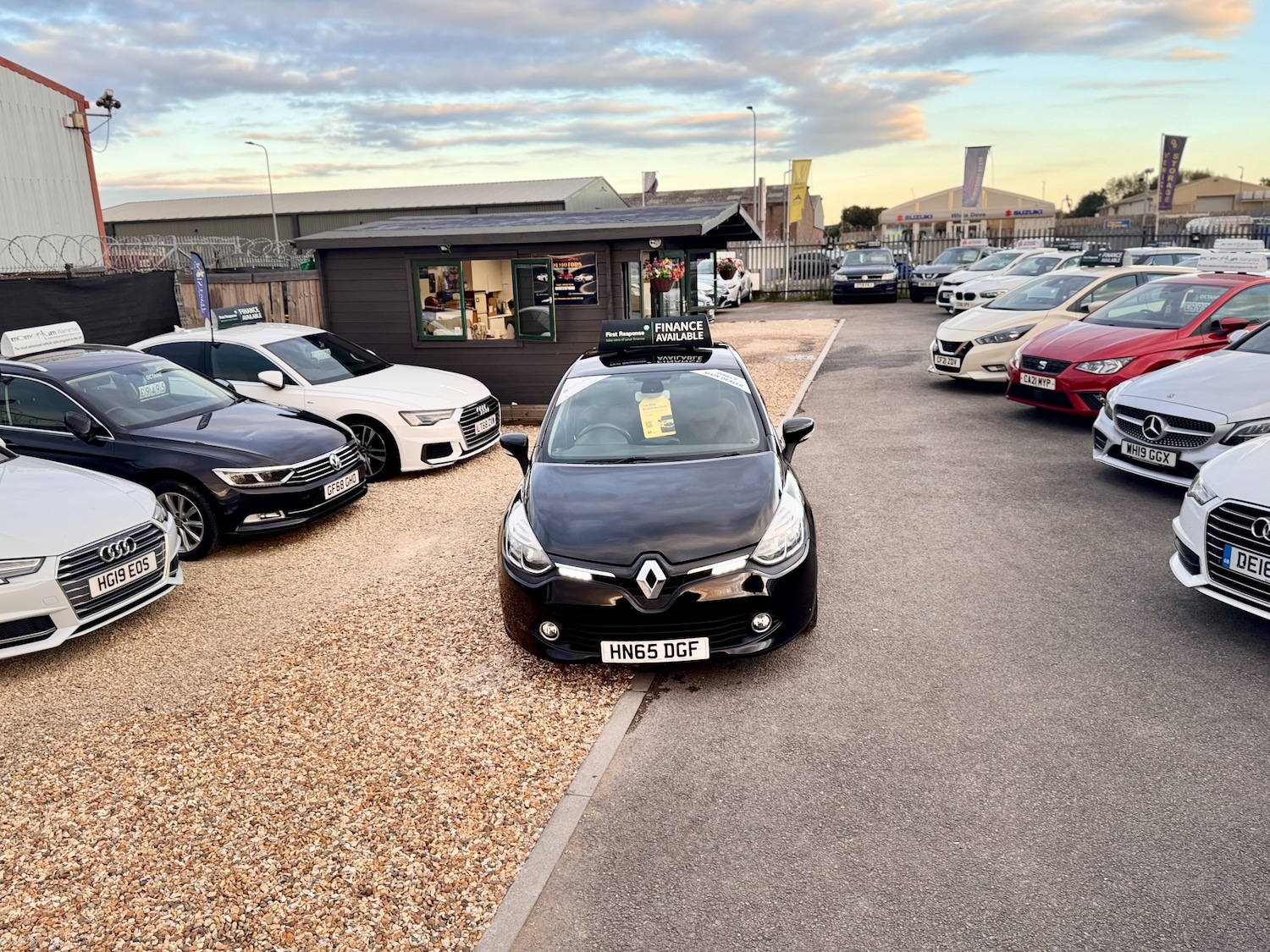Used Renault Clio 2015 for sale - 76157494: Photo 49