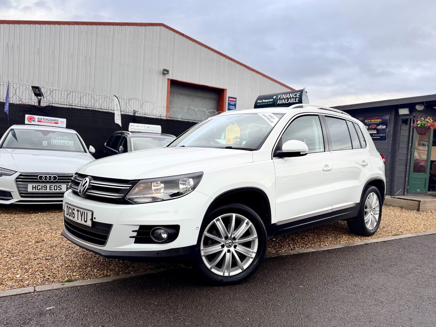 Used Volkswagen Tiguan 2016 for sale - 76653066: Photo 3