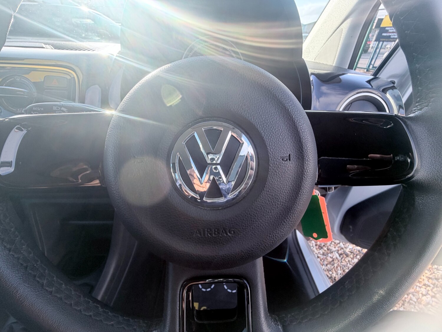 Used Volkswagen up! 2013 for sale - 77938418: Photo 28