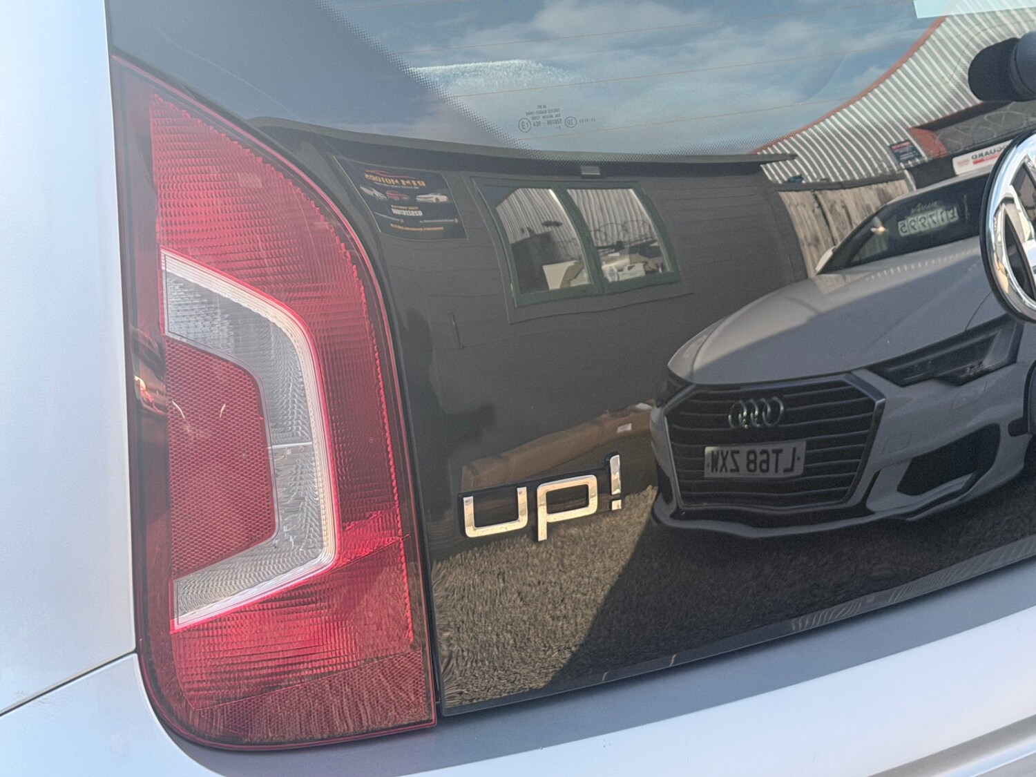 Used Volkswagen up! 2013 for sale - 77938418: Photo 44