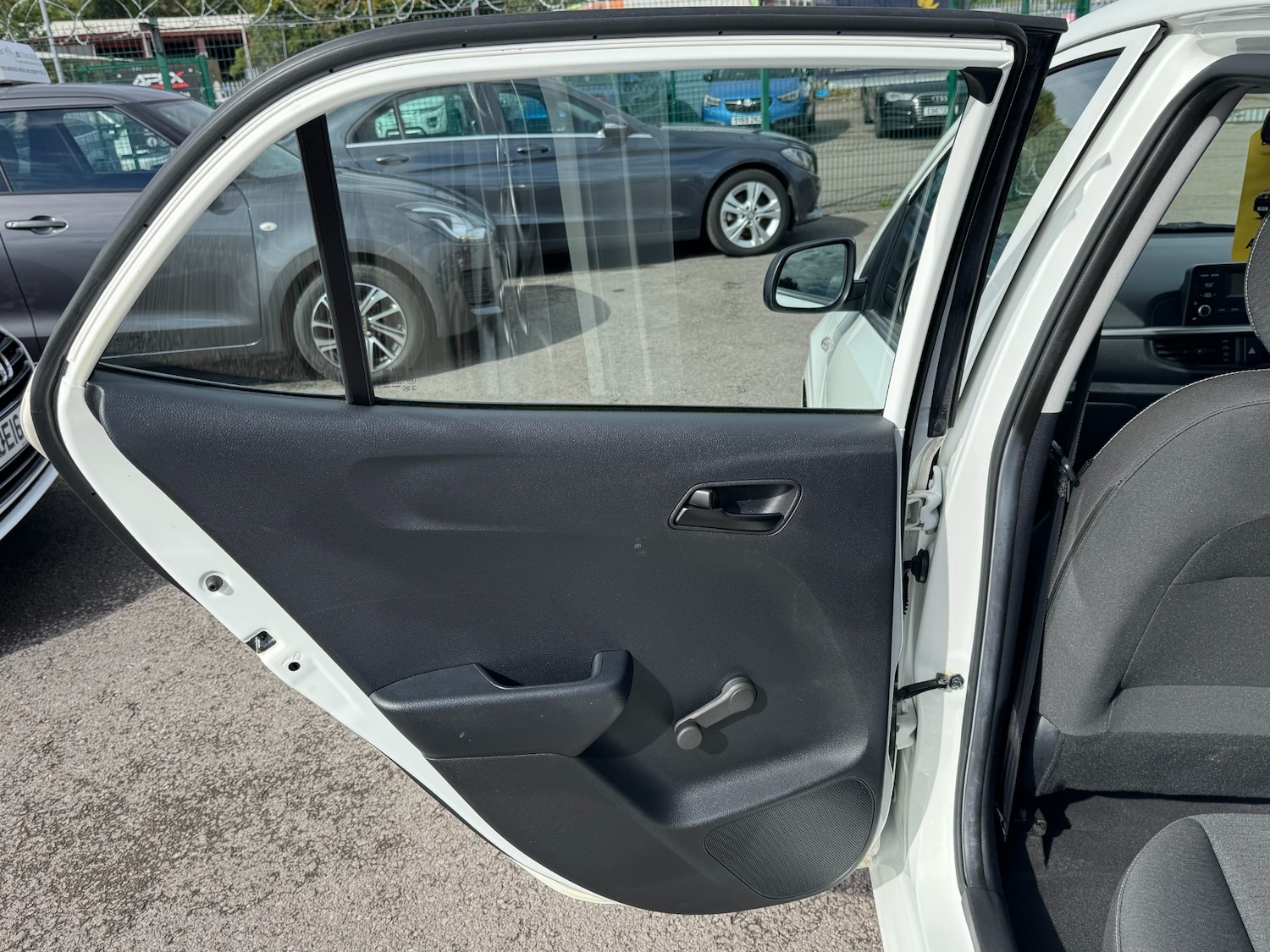 Used Kia Picanto 2018 for sale - 77260821: Photo 37