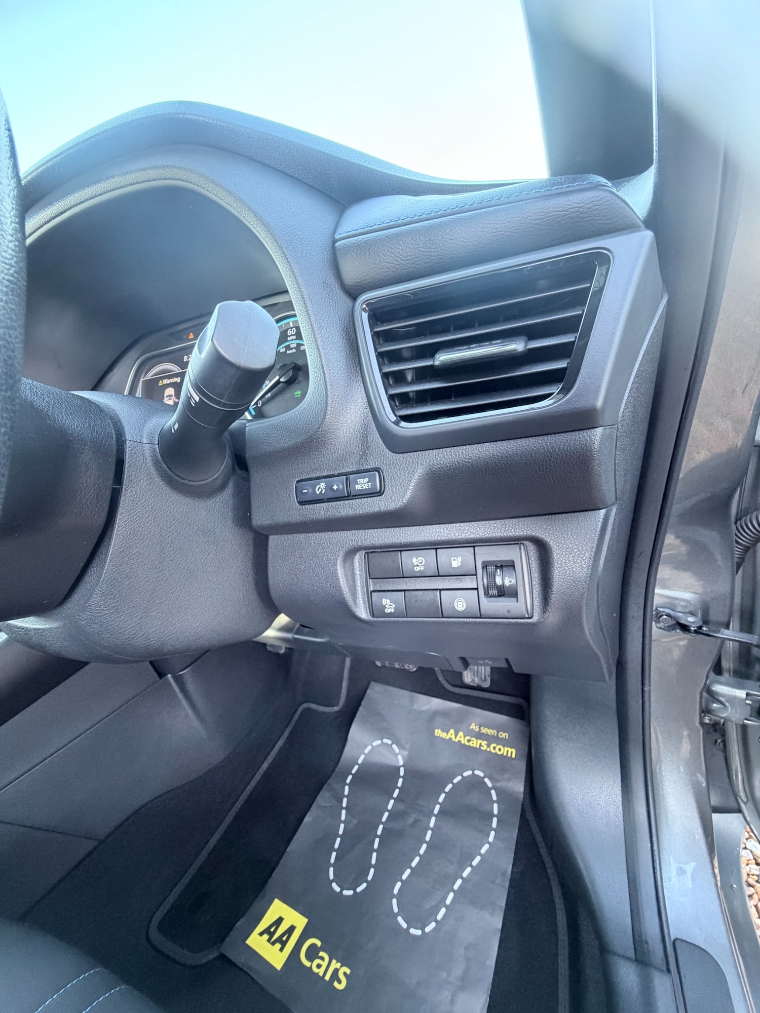 Used Nissan Leaf 2020 for sale - 77985127: Photo 25