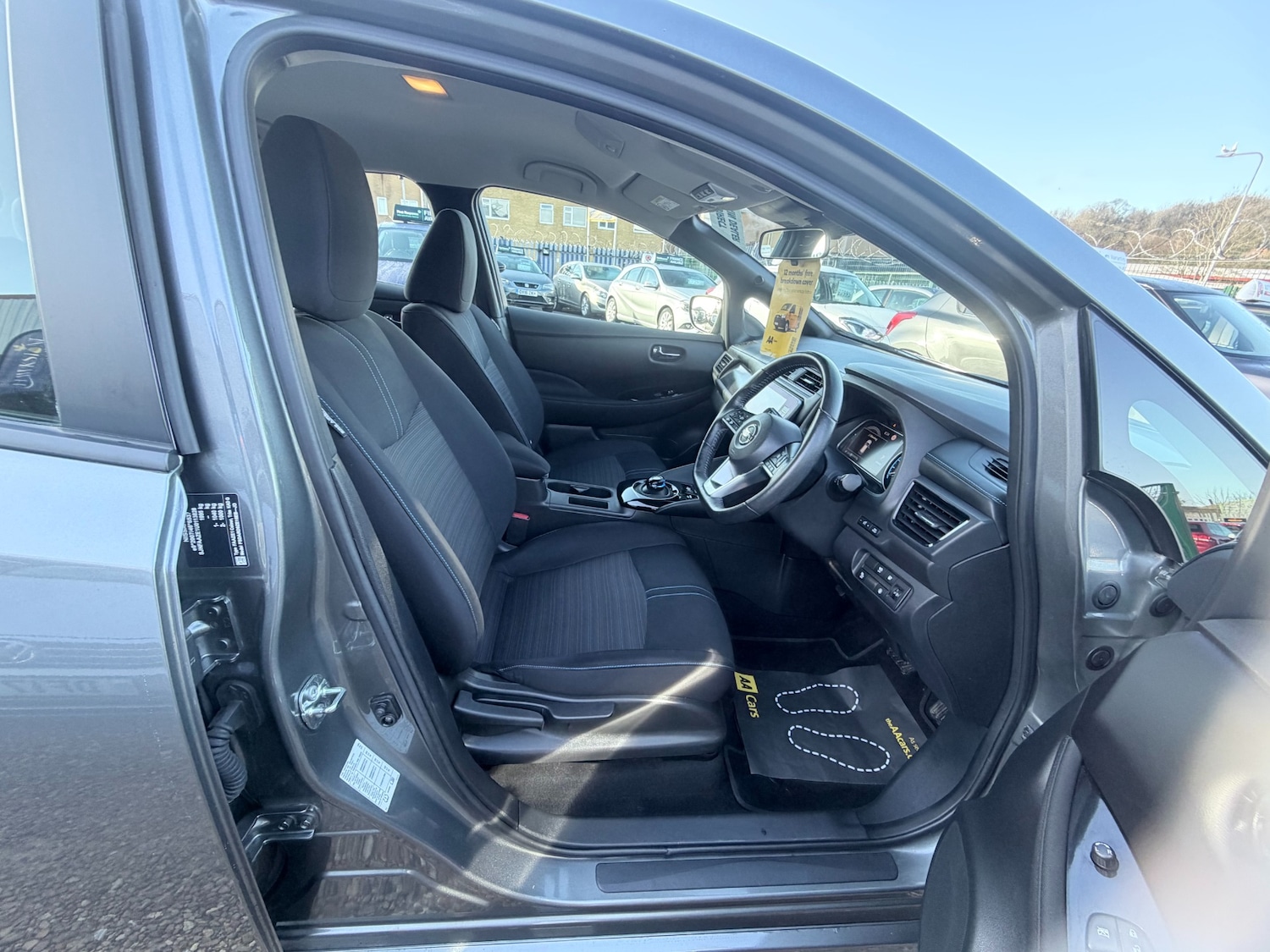 Used Nissan Leaf 2020 for sale - 77985127: Photo 8