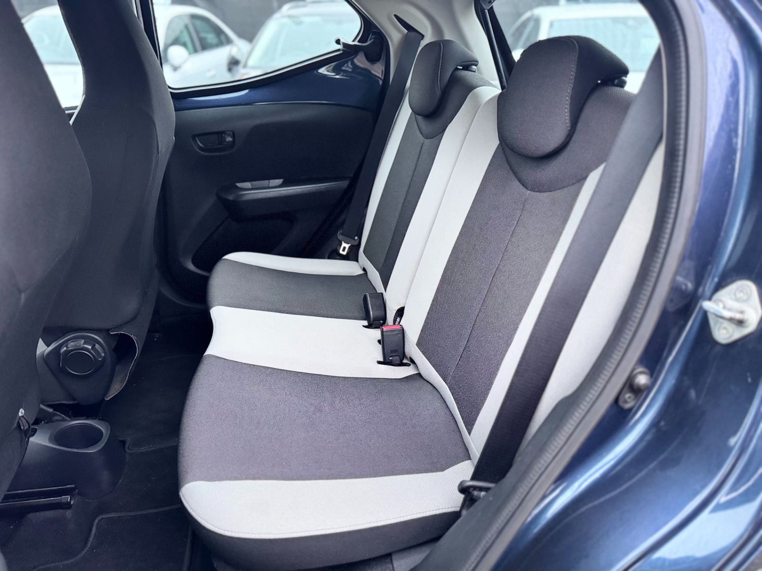 Used Toyota AYGO 2015 for sale - 77802782: Photo 39