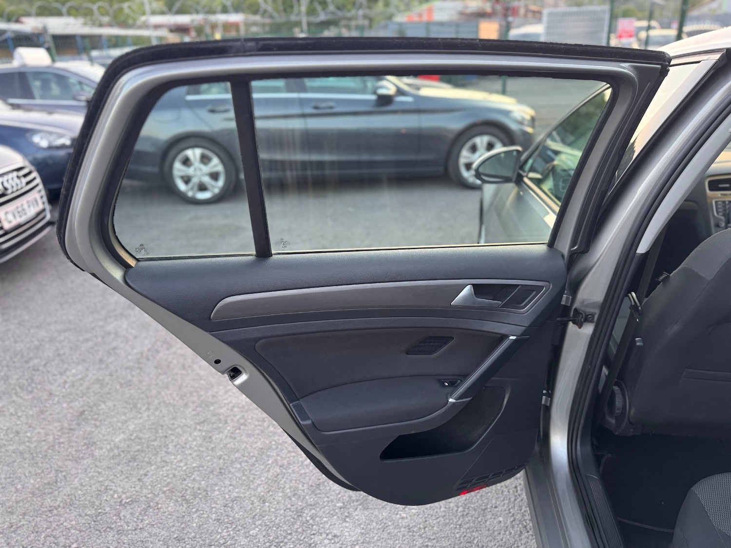 Used Volkswagen Golf 2013 for sale - 76649901: Photo 37