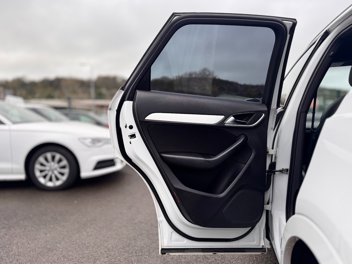 Used Audi Q3 2015 for sale - 77168620: Photo 45