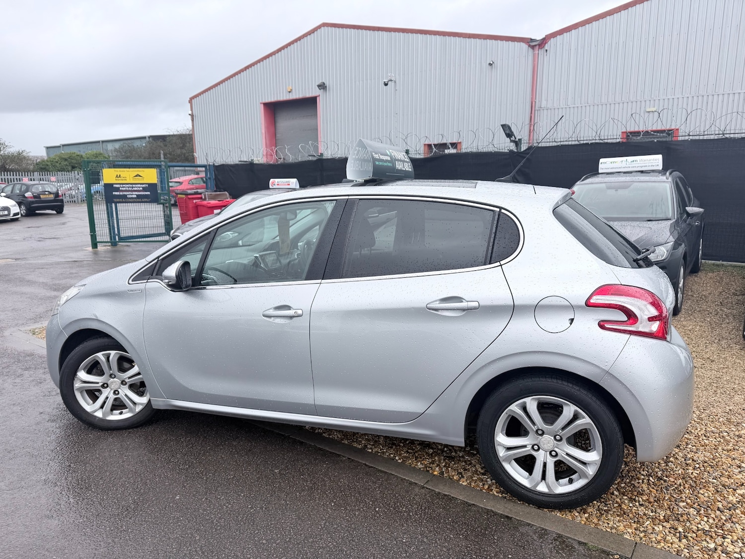 Used Peugeot 208 2013 for sale - 77617789: Photo 6