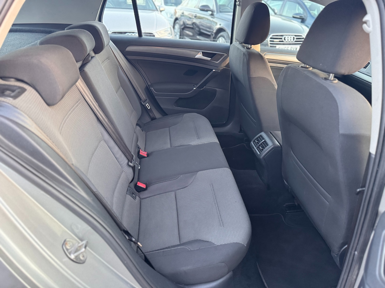 Used Volkswagen Golf 2013 for sale - 76947139: Photo 9