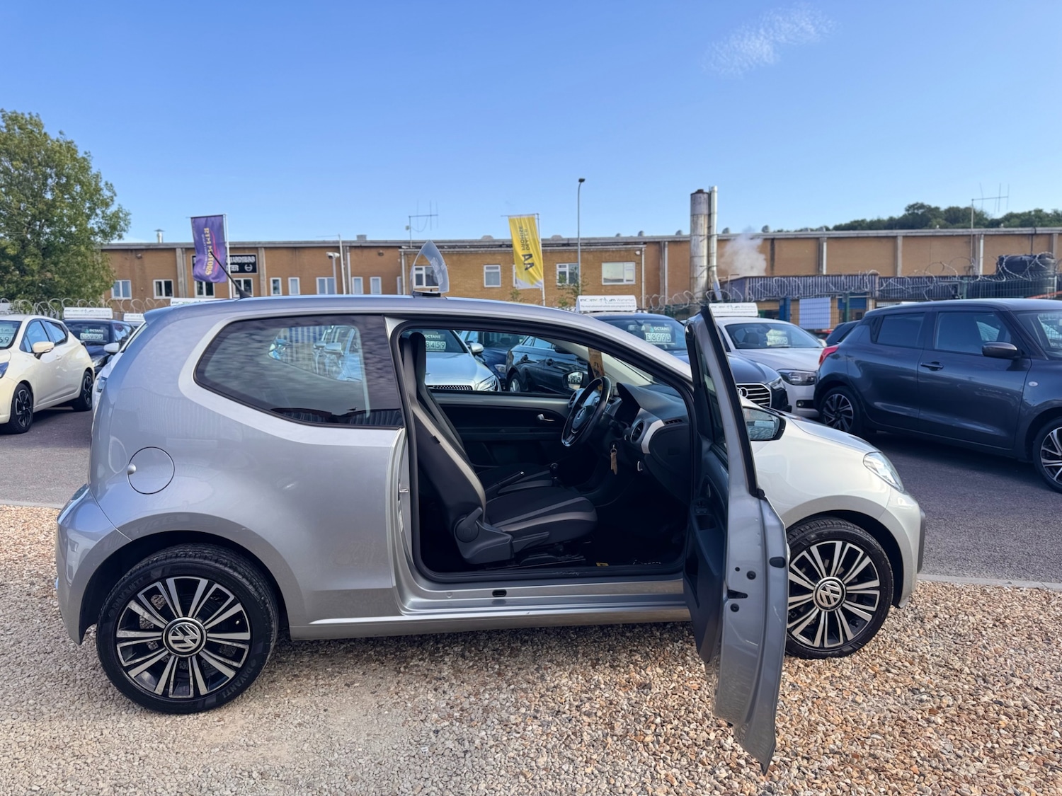 Used Volkswagen up! 2017 for sale - 76599522: Photo 42