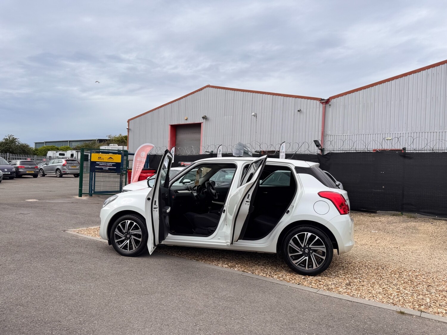 Used Suzuki Swift 2021 for sale - 76510299: Photo 44