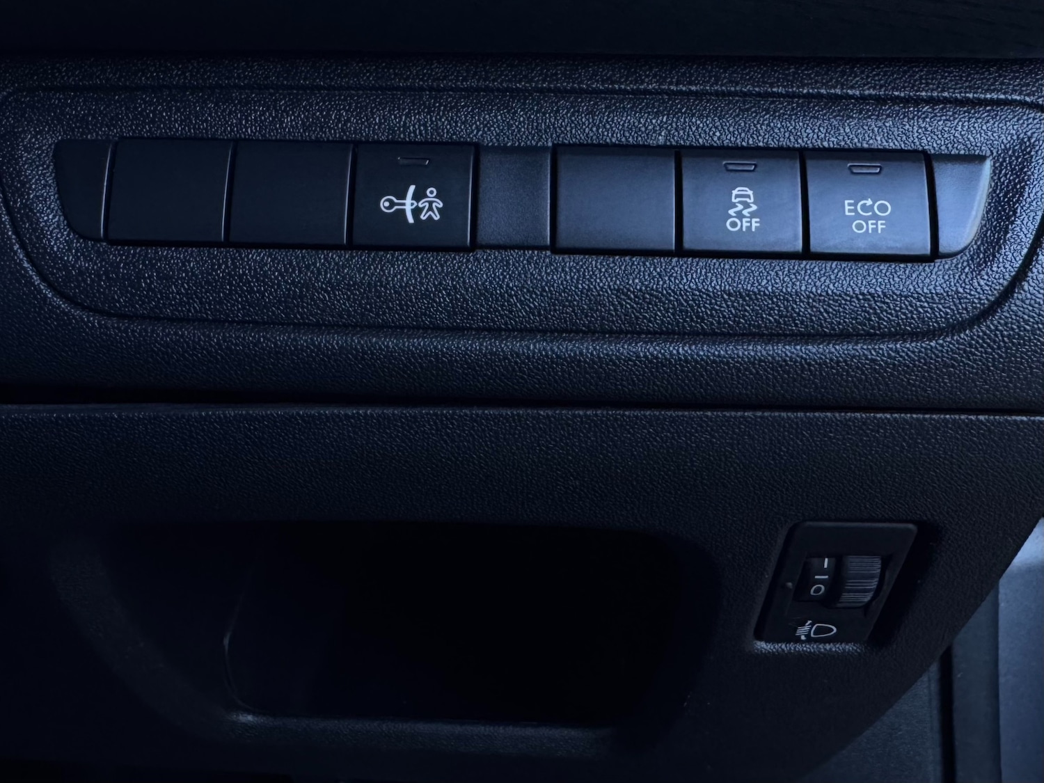 Used Peugeot 2008 2014 for sale - 77014750: Photo 27