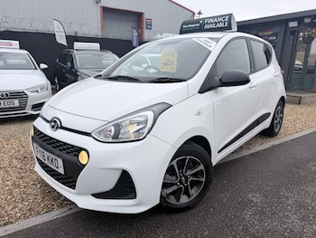 Used Hyundai i10 2018 for sale - 77689530: Photo