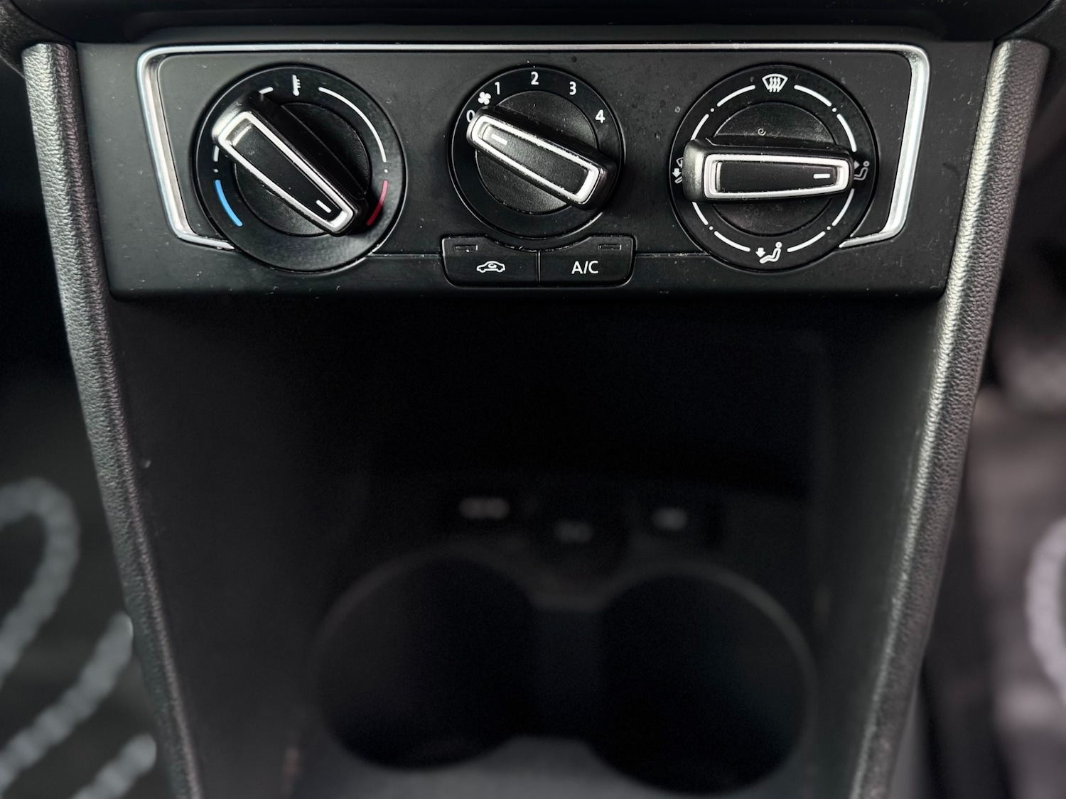 Used Volkswagen Polo 2015 for sale - 77149656: Photo 34