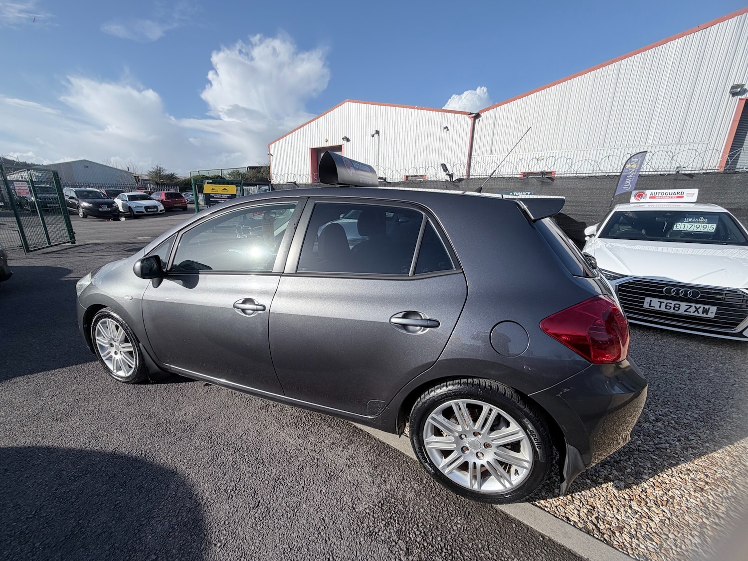 Used Toyota Auris 2009 for sale - 77890260: Photo 6