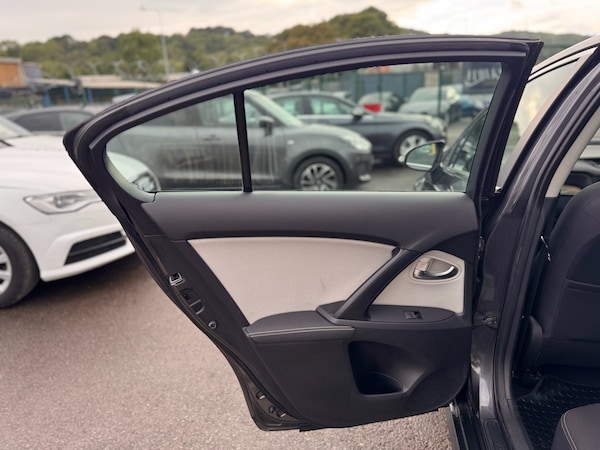 Used Toyota Avensis 2016 for sale - 76236882: Photo 40