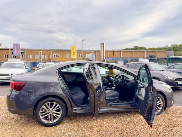 Used Toyota Avensis 2016 for sale - 76236882: Photo 45