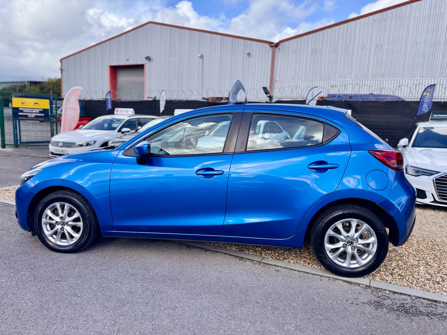 Used Mazda Mazda2 2015 for sale - 76536222: Photo 16