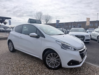 Used Peugeot 208 2016 for sale - 78594400: Photo