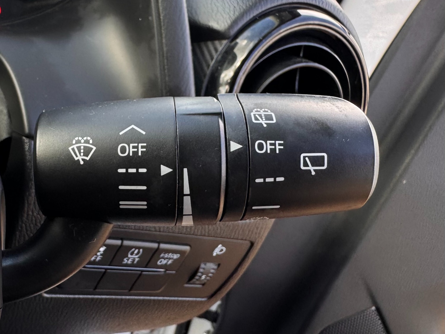 Used Mazda Mazda2 2015 for sale - 76682100: Photo 31