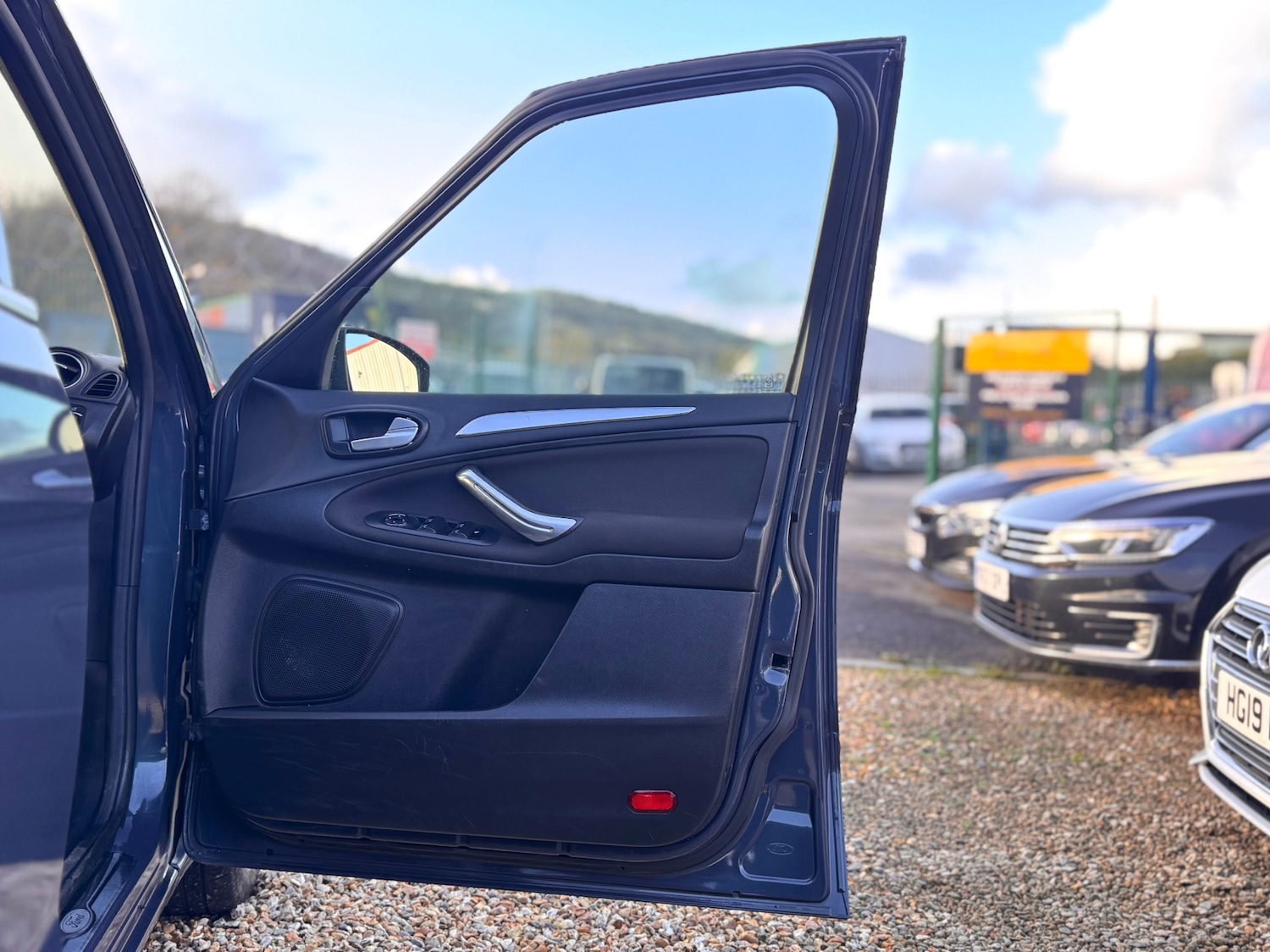 Used Ford S-Max 2015 for sale - 76859289: Photo 25