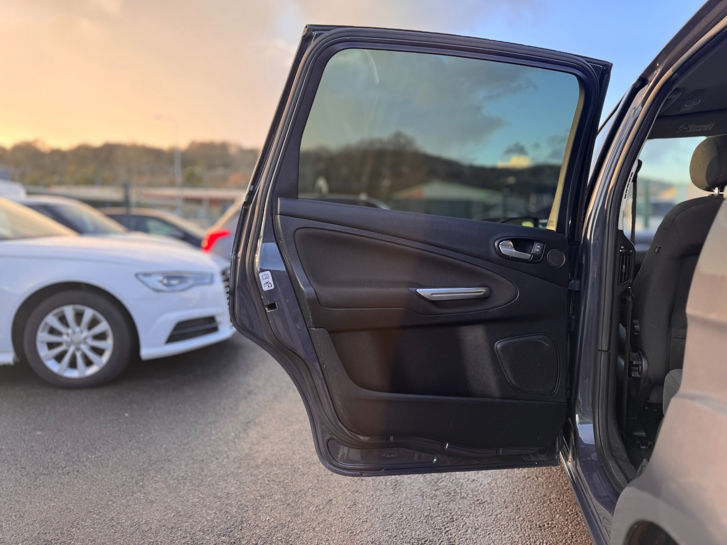 Used Ford S-Max 2015 for sale - 76859289: Photo 41