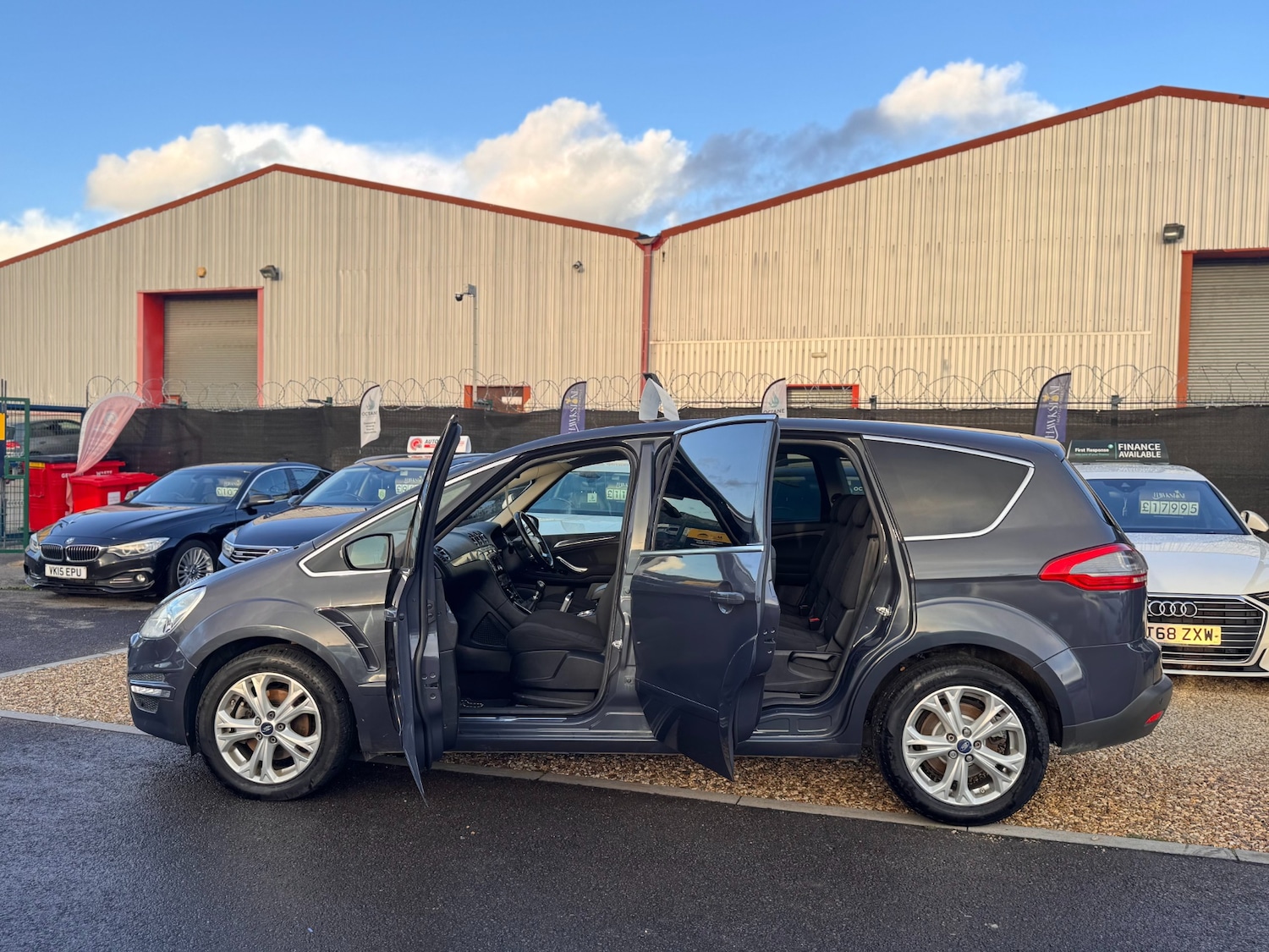 Used Ford S-Max 2015 for sale - 76859289: Photo 45