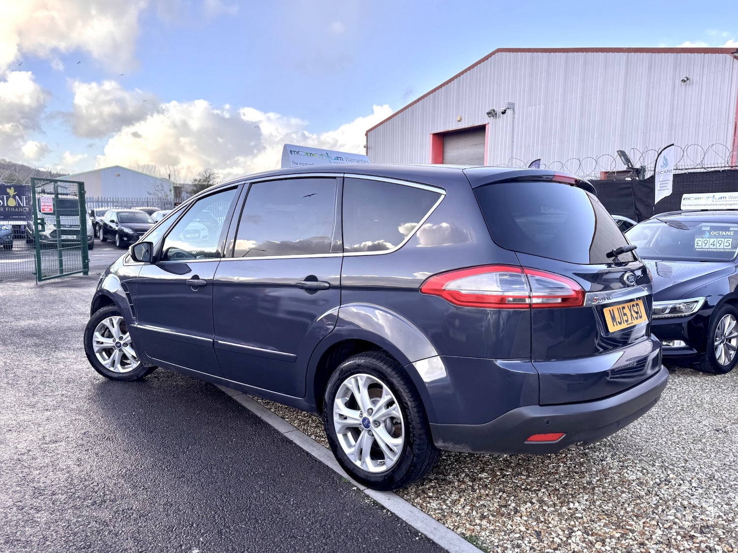 Used Ford S-Max 2015 for sale - 76859289: Photo 6