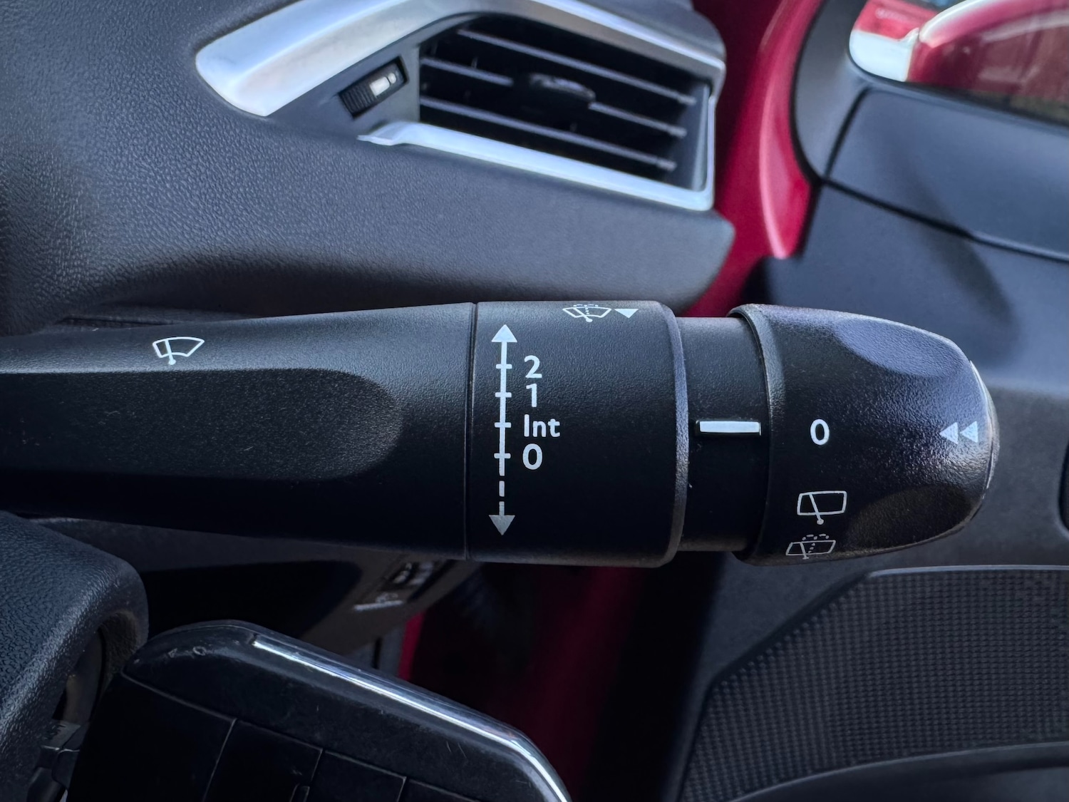 Used Peugeot 208 2013 for sale - 77061879: Photo 30