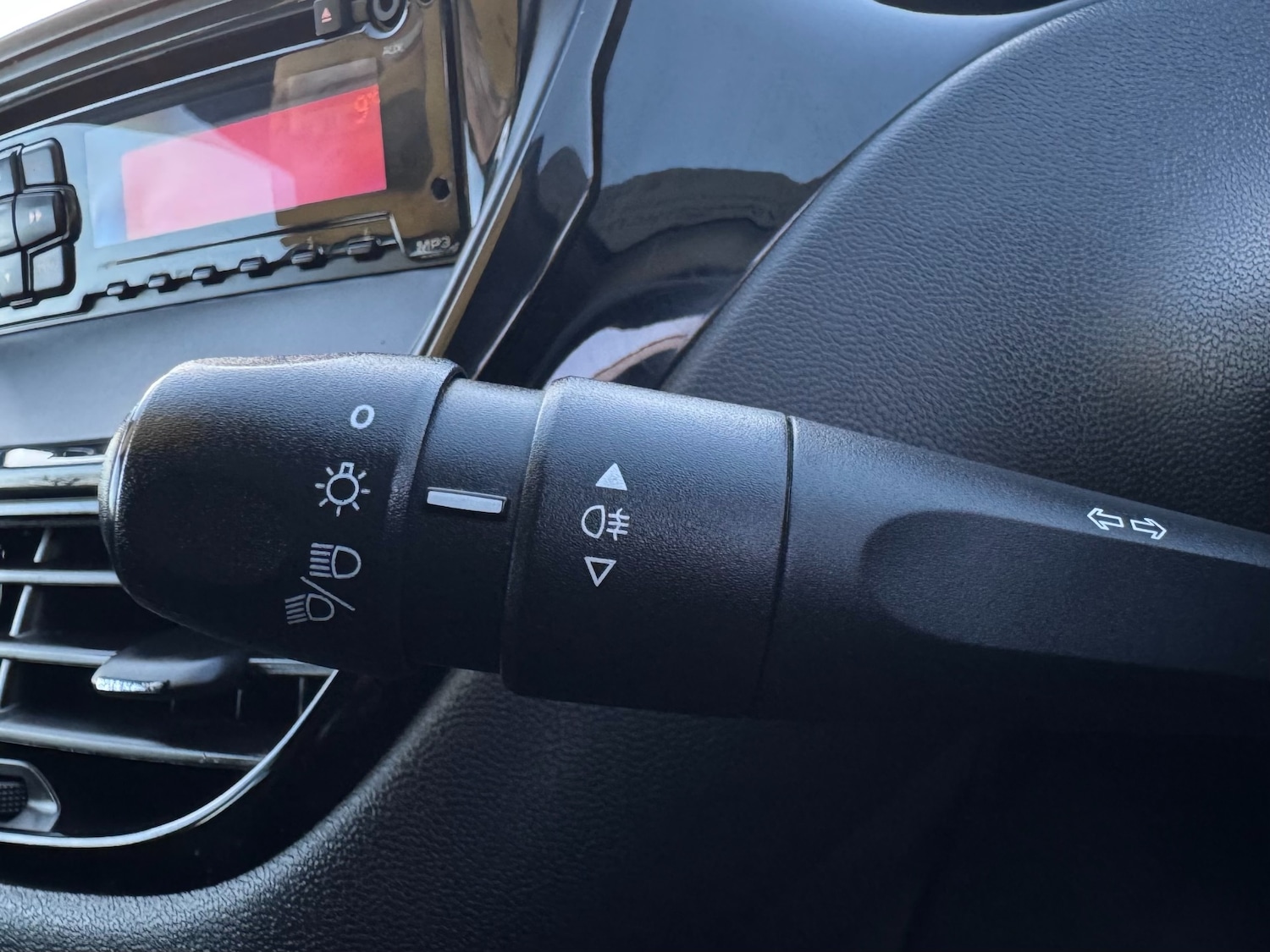 Used Peugeot 208 2013 for sale - 77061879: Photo 31