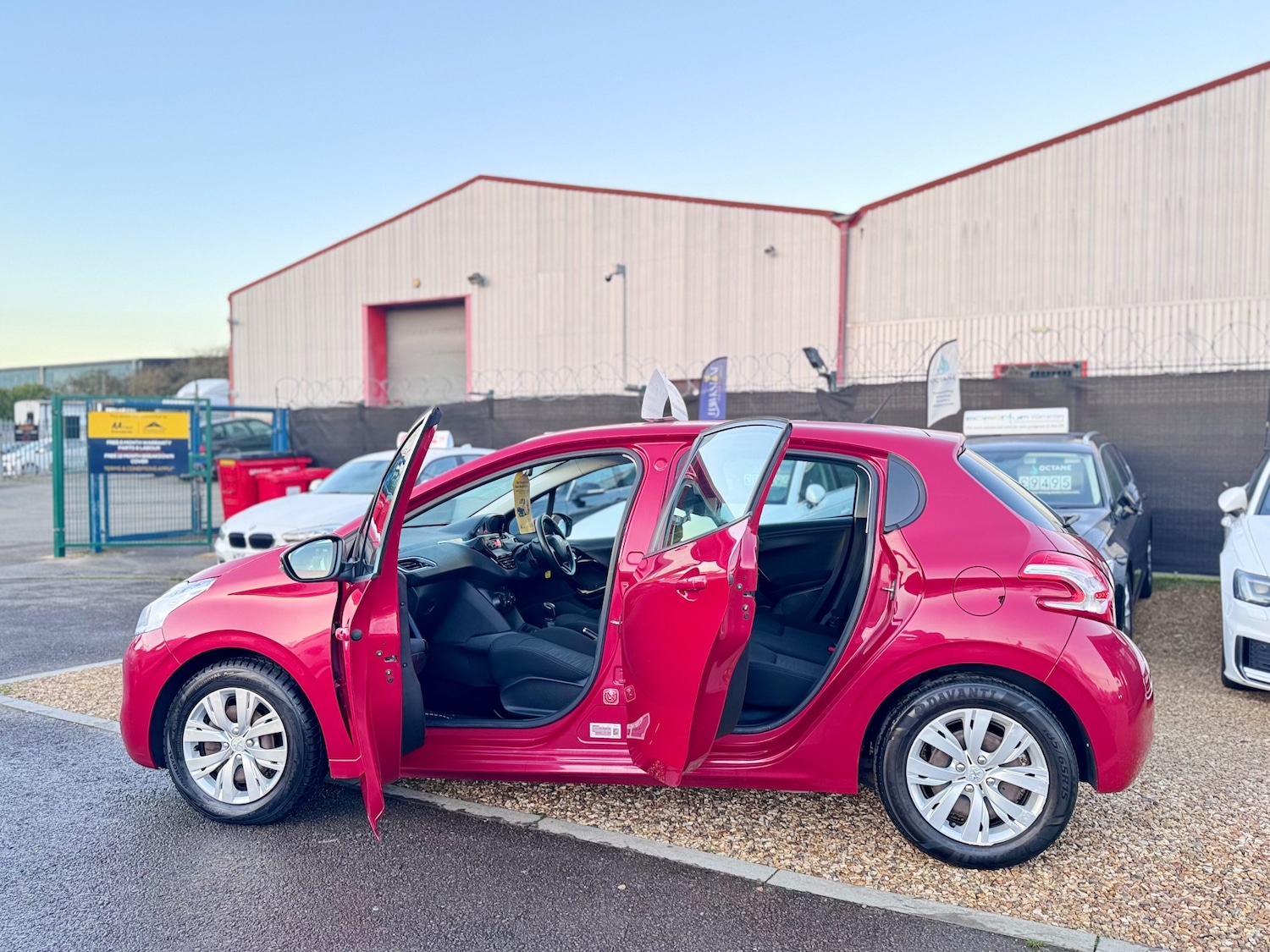 Used Peugeot 208 2013 for sale - 77061879: Photo 44