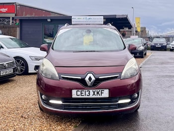 Used Renault Grand Scenic 2013 for sale - 76534169: Photo