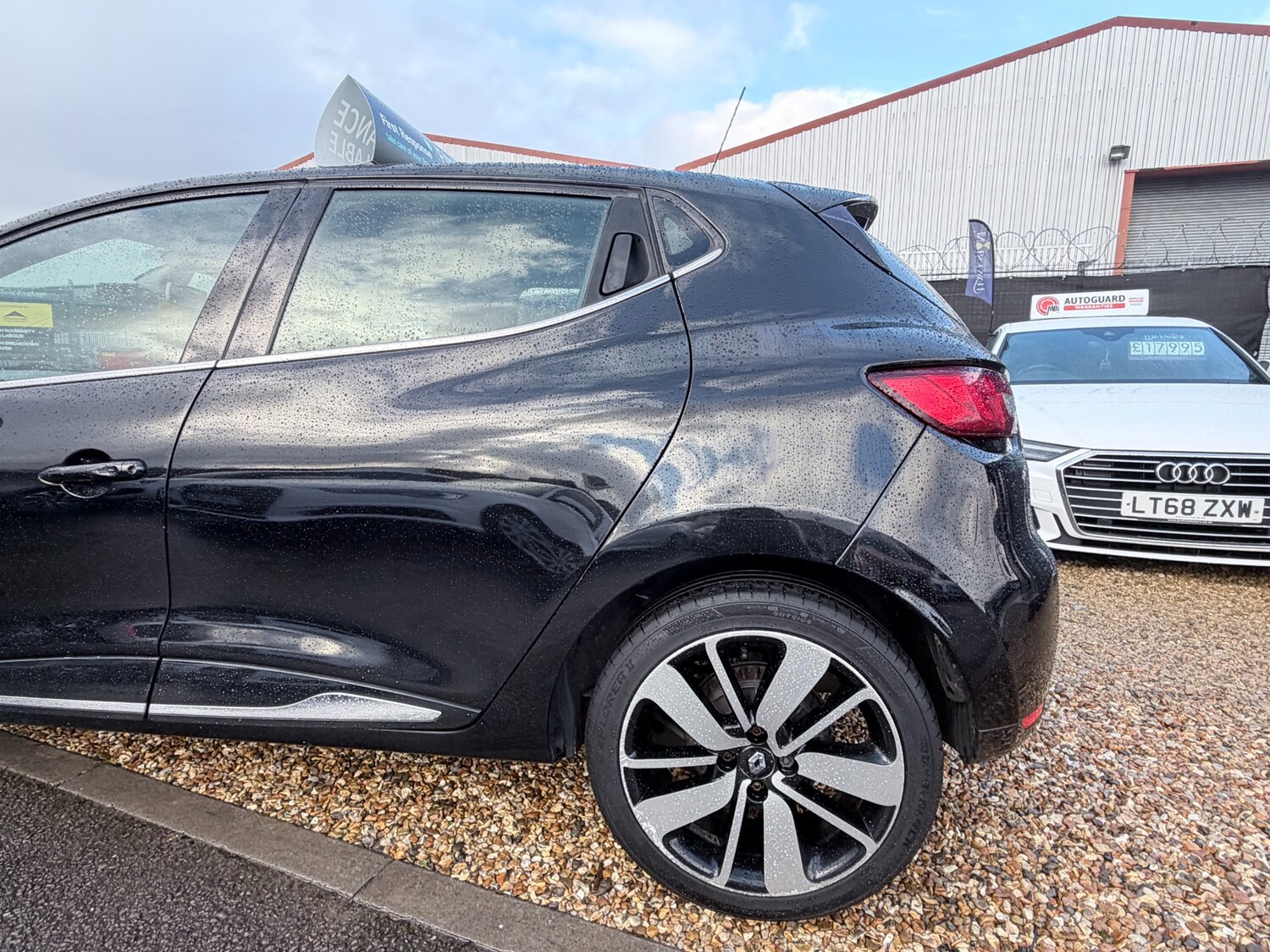 Used Renault Clio 2015 for sale - 77617926: Photo 21