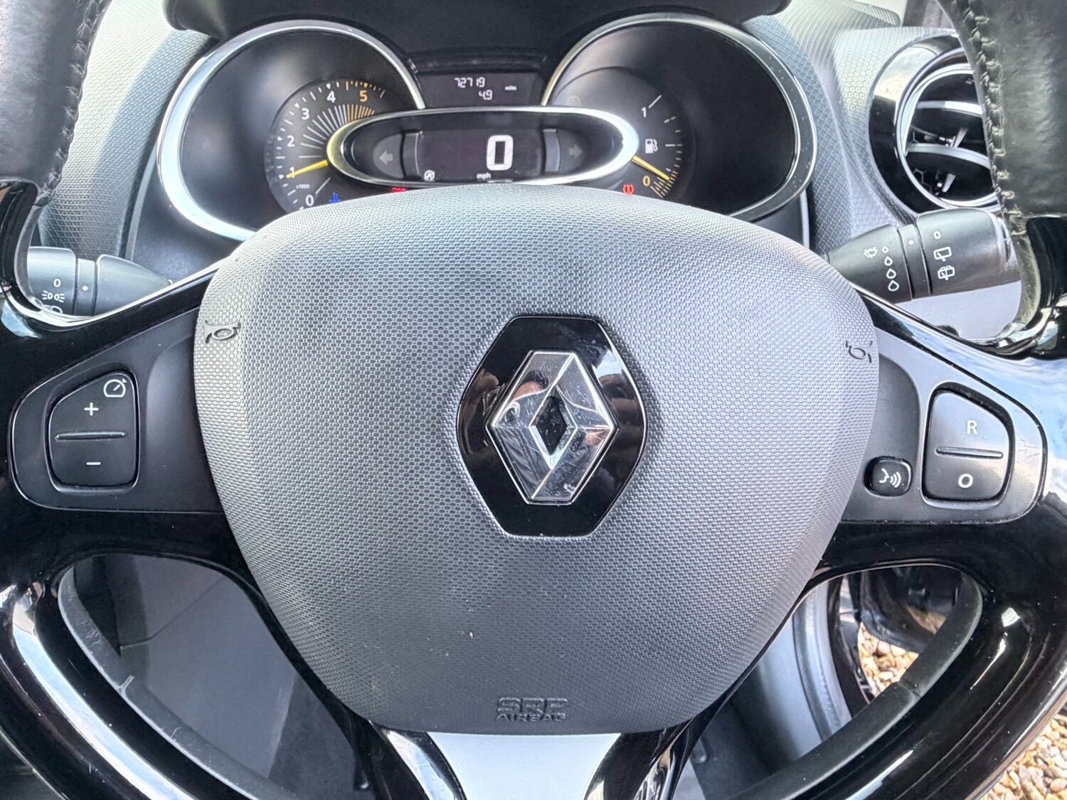 Used Renault Clio 2015 for sale - 77617926: Photo 29