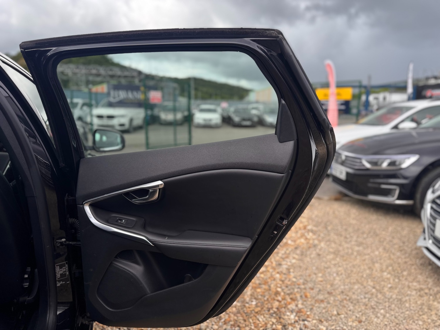 Used Volvo V40 2018 for sale - 76835142: Photo 37