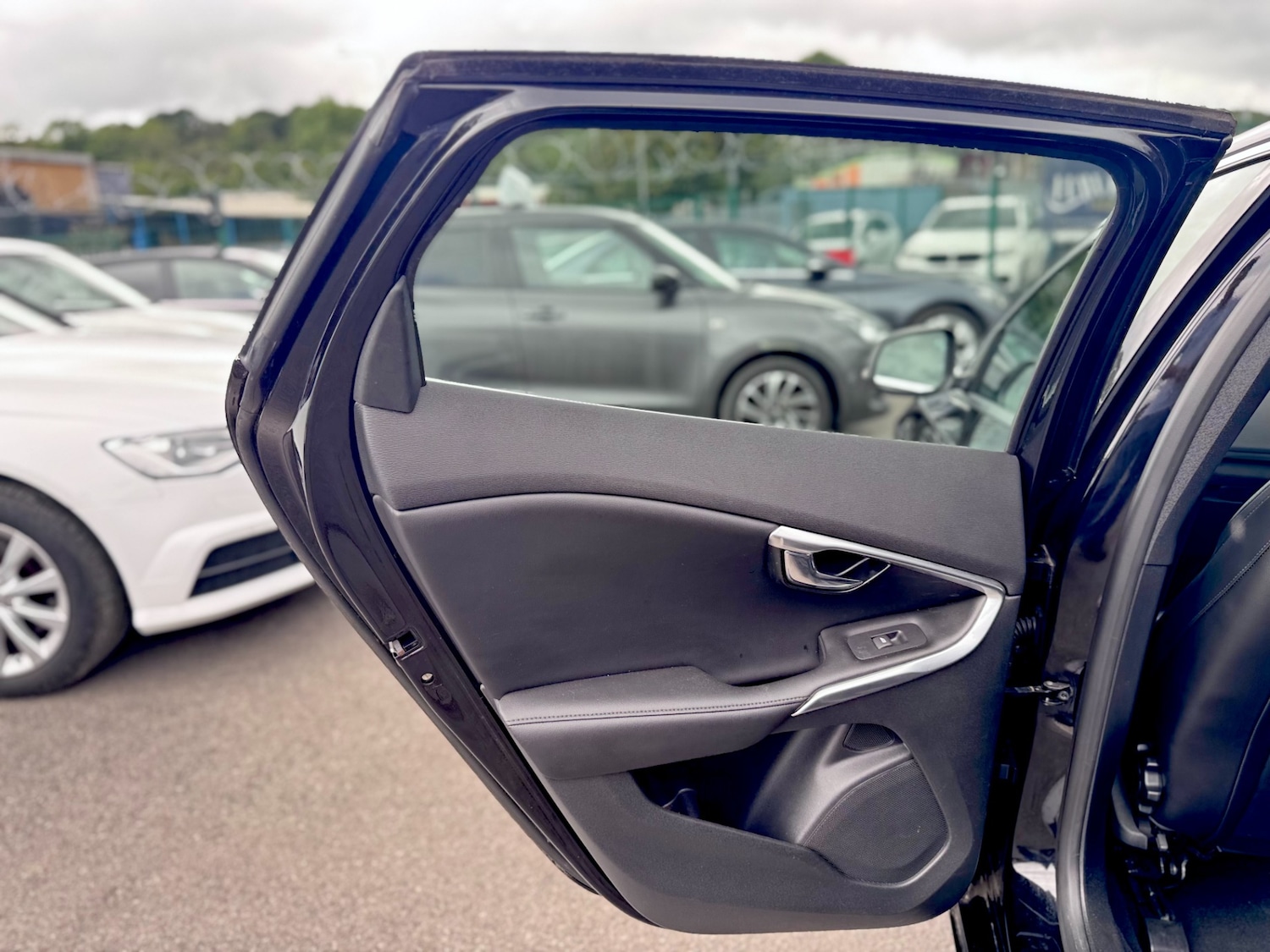 Used Volvo V40 2018 for sale - 76835142: Photo 39