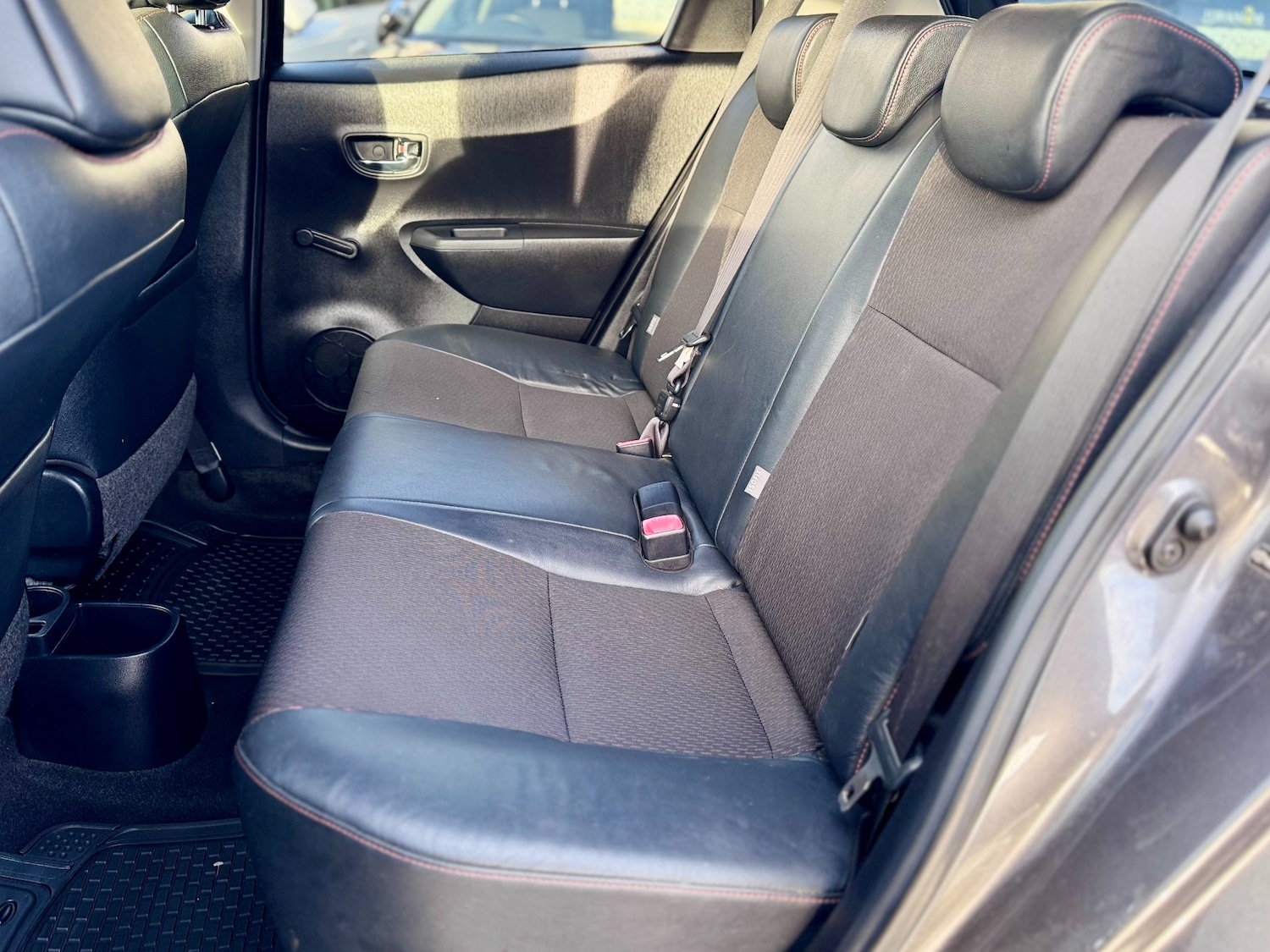 Used Toyota Yaris 2012 for sale - 77014714: Photo 41