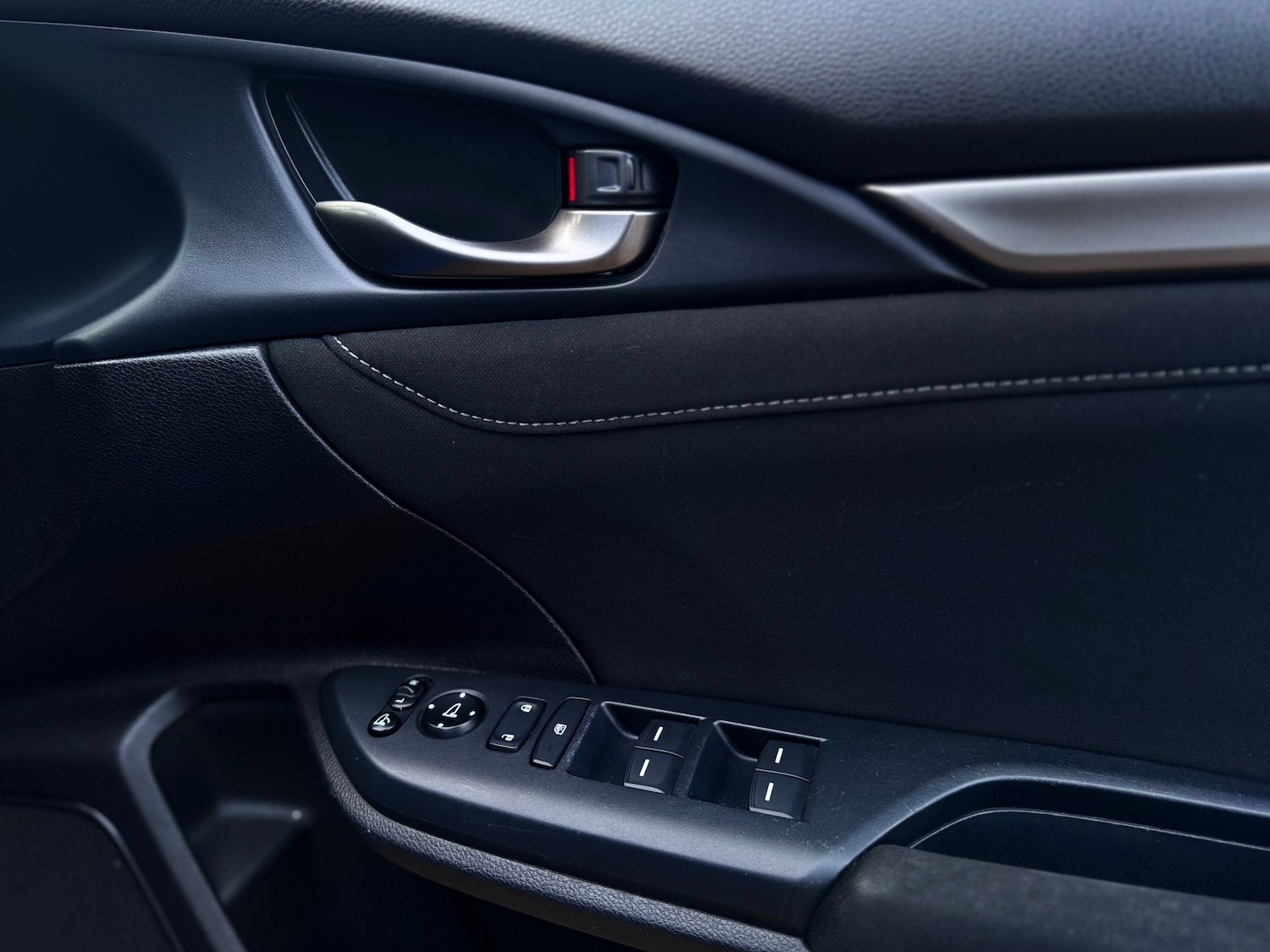 Used Honda Civic 2018 for sale - 77019490: Photo 26