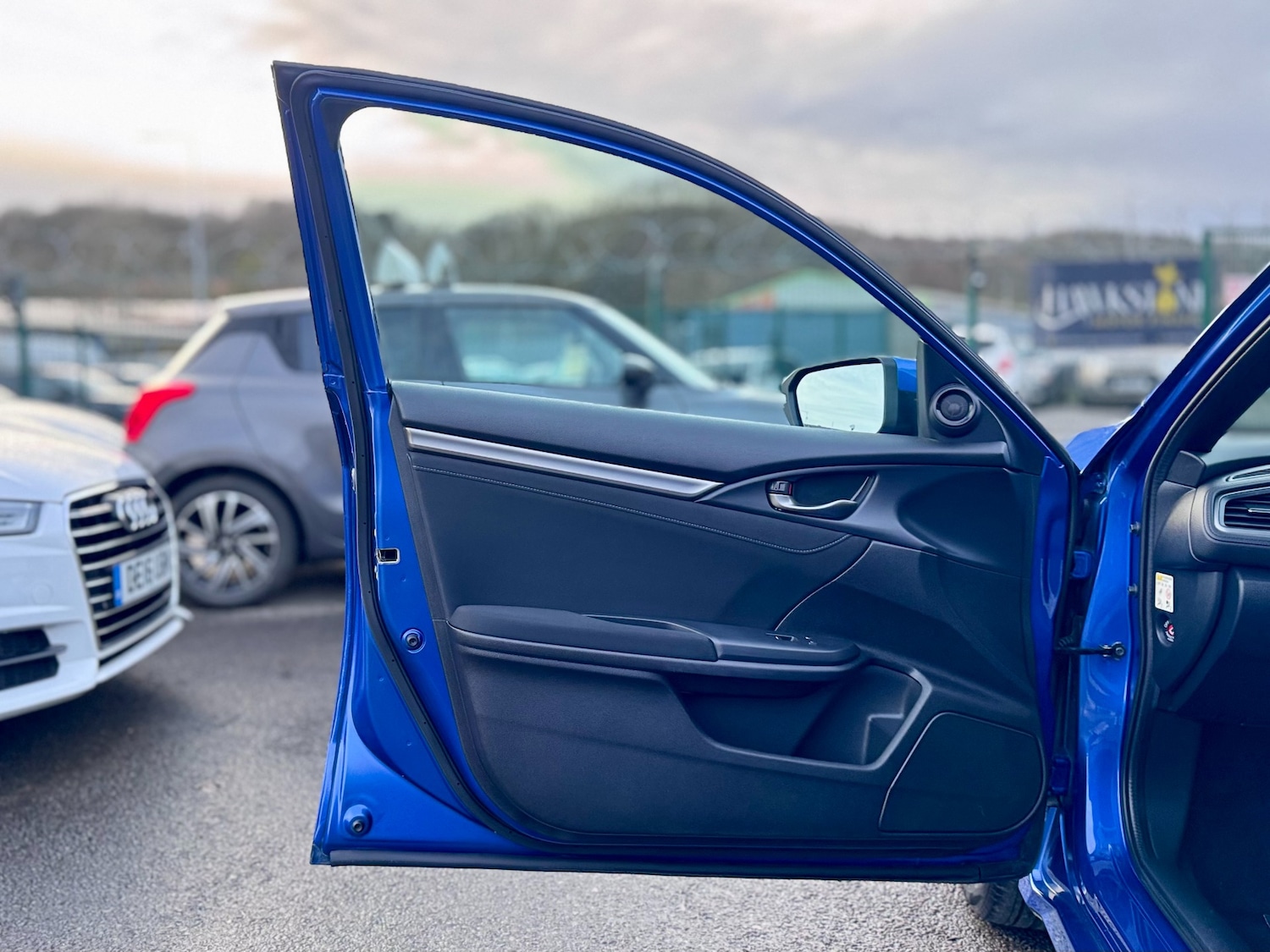 Used Honda Civic 2018 for sale - 77019490: Photo 41