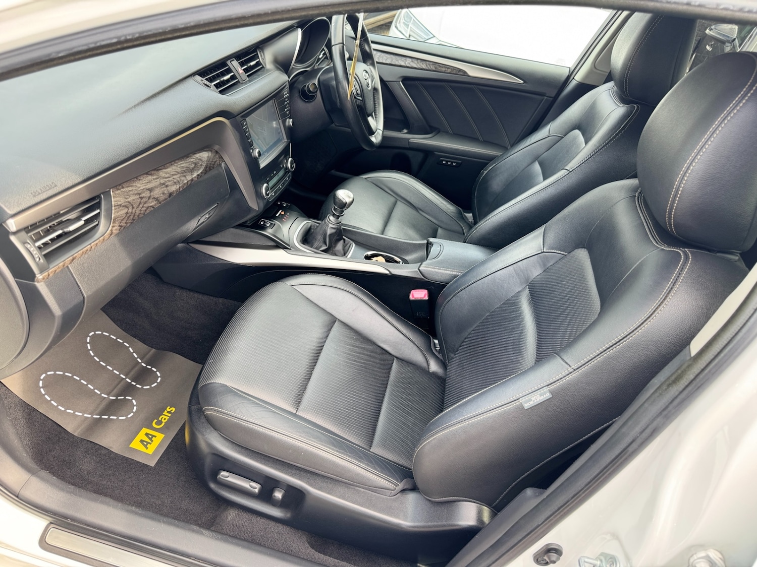 Used Toyota Avensis 2015 for sale - 76541684: Photo 29