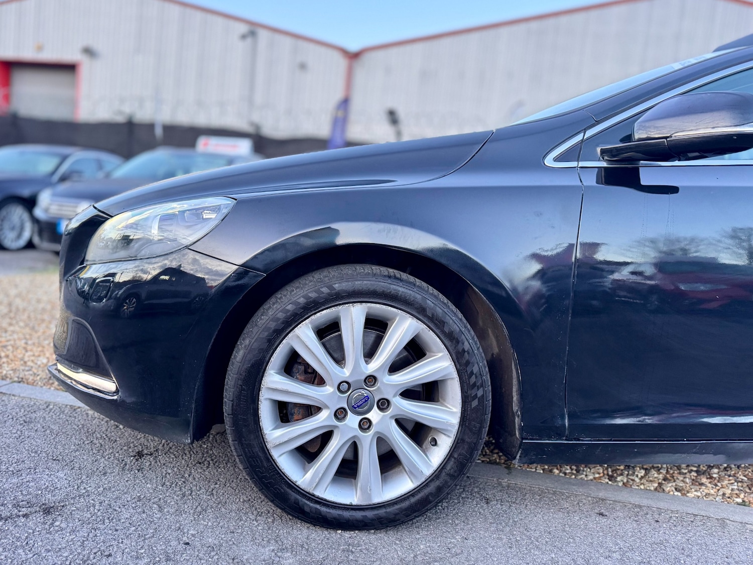 Used Volvo V40 2015 for sale - 77051790: Photo 24