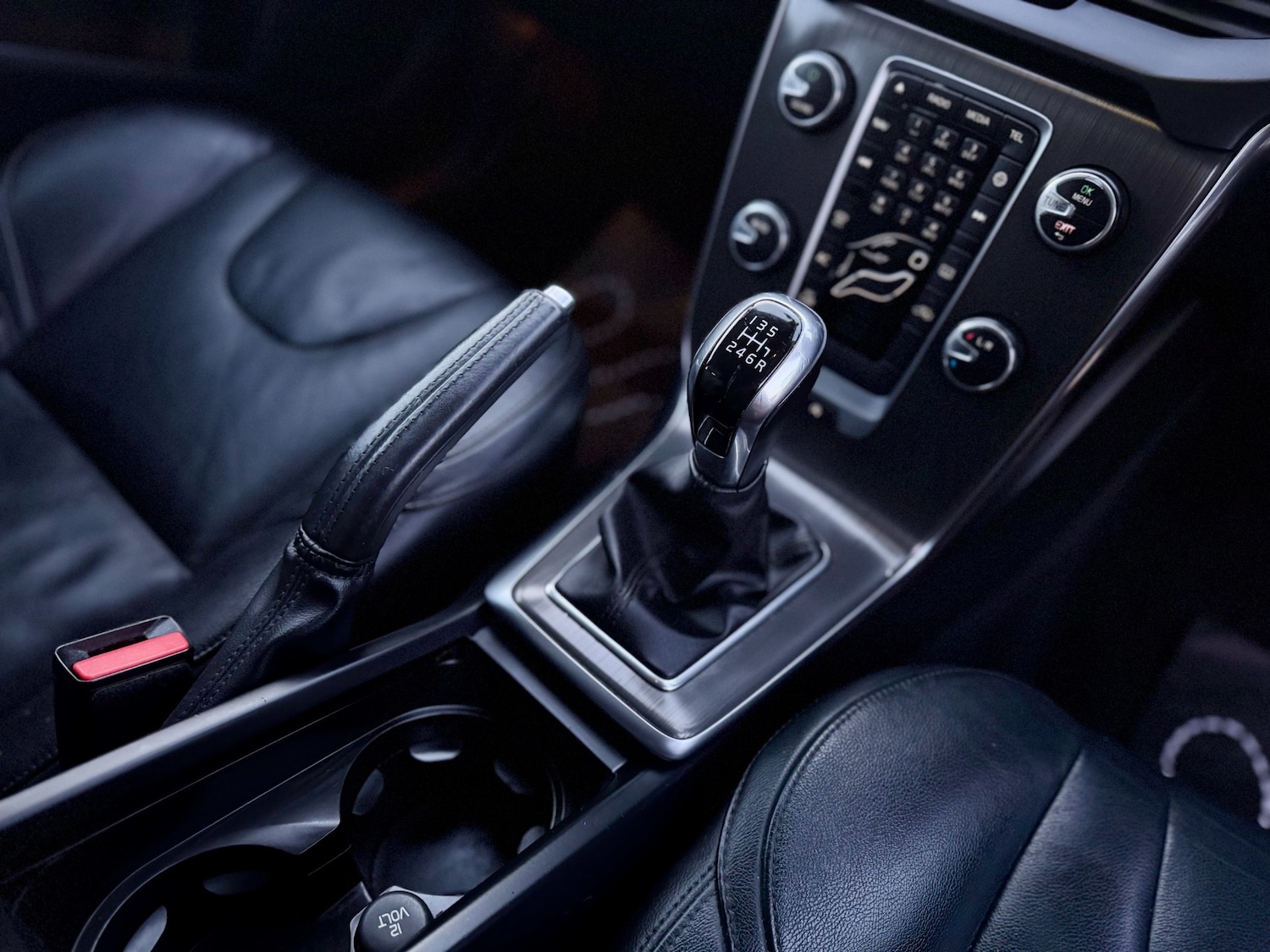 Used Volvo V40 2015 for sale - 77051790: Photo 35