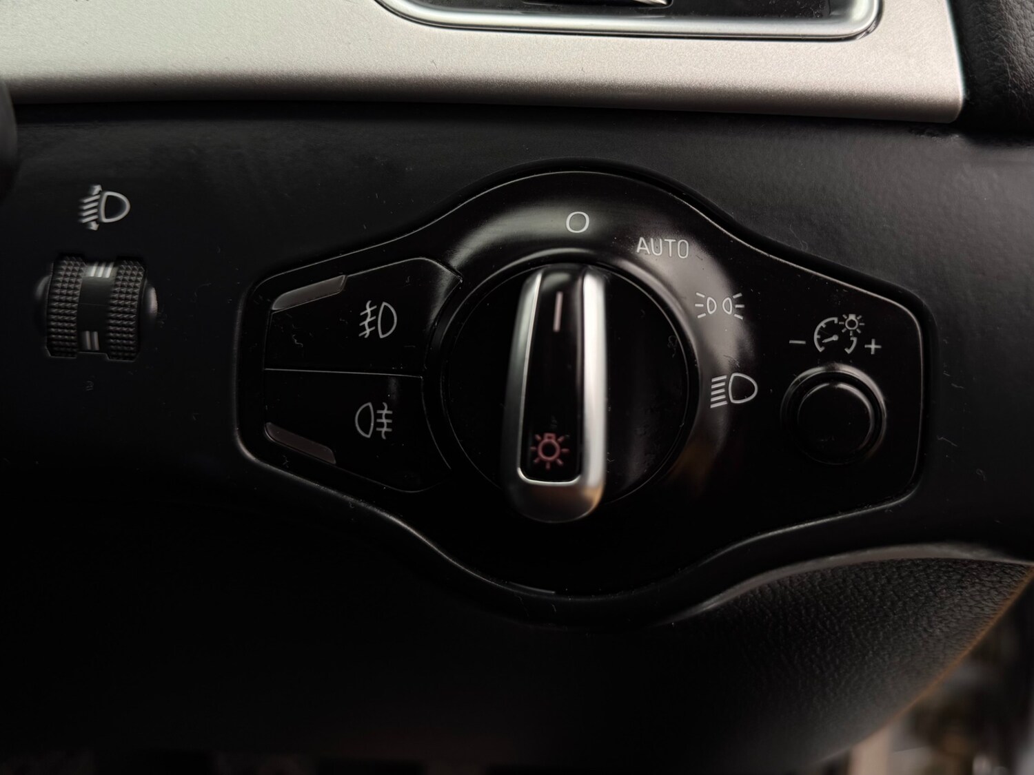 Used Audi A4 2015 for sale - 77947354: Photo 27